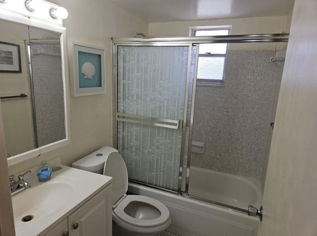 5 of 14 - 2581 N Garden 202 Dr N #202, Lake Worth, FL