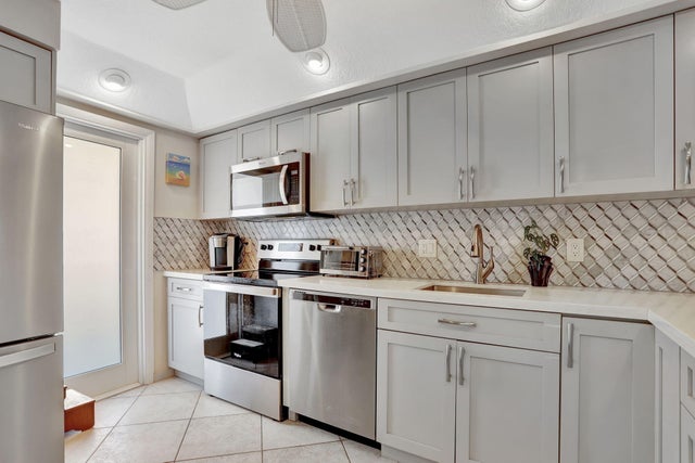 3 of 33 - 2731 Ne 14th Street Causeway #apt 702, Pompano Beach, FL