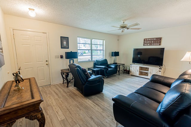 2 of 26 - 401 Nw Ferris Dr, Port Saint Lucie, FL
