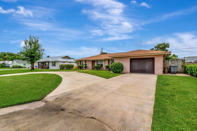 2 of 39 - 3928 Coelebs Av, Boynton Beach, FL