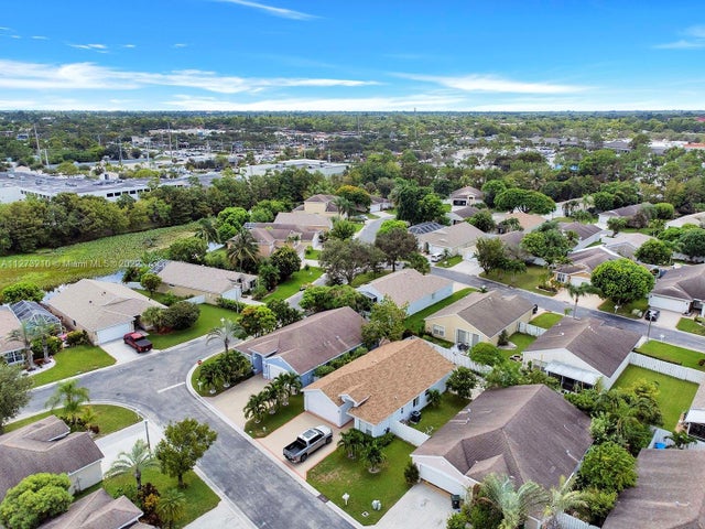 1 of 9 - 1652 Crooked Stick Way, Greenacres, FL