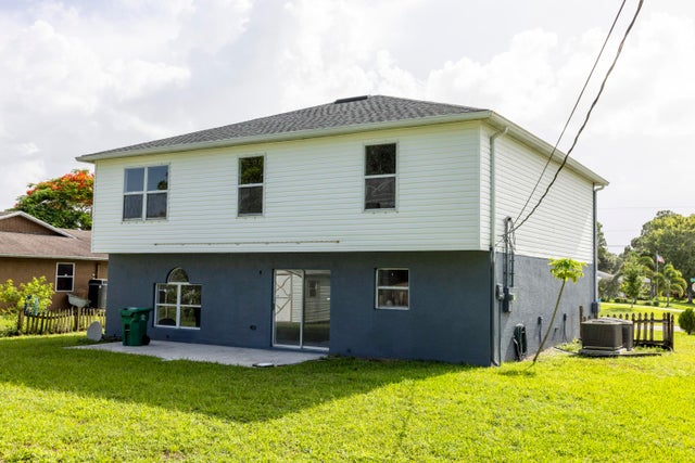 3 of 39 - 1401 Sw Heather St, Port Saint Lucie, FL