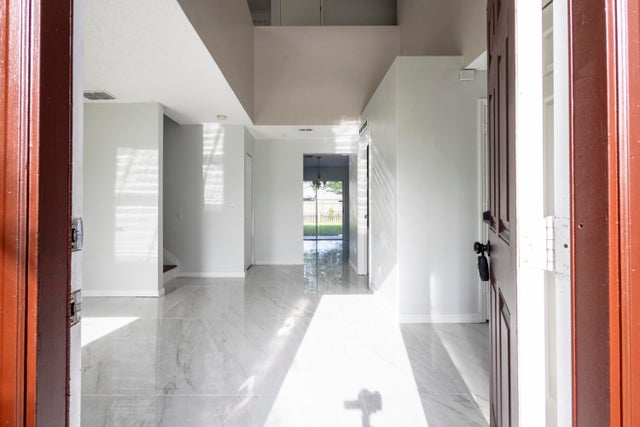5 of 39 - 1401 Sw Heather St, Port Saint Lucie, FL