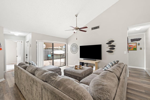 5 of 21 - 1176 Shibumy Cir #c, West Palm Beach, FL