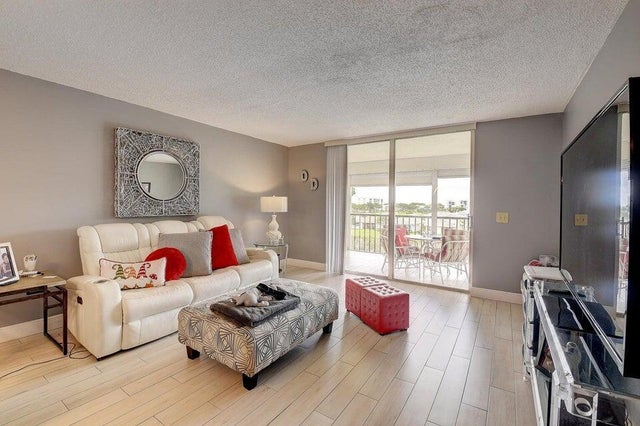 3 of 32 - 14723 Cumberland Dr #406, Delray Beach, FL