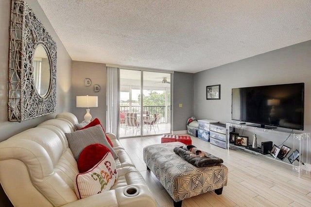 4 of 32 - 14723 Cumberland Dr #406, Delray Beach, FL