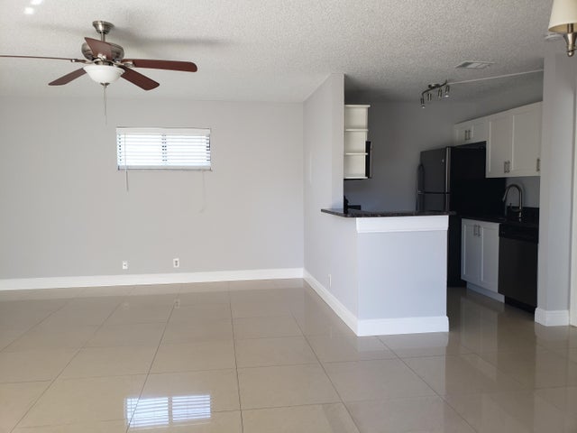 1 of 27 - 25 Crossings Cir #f, Boynton Beach, FL