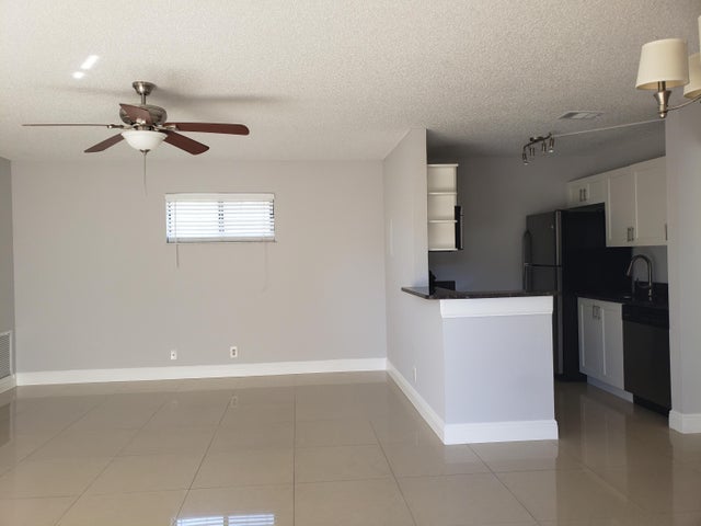 2 of 27 - 25 Crossings Cir #f, Boynton Beach, FL
