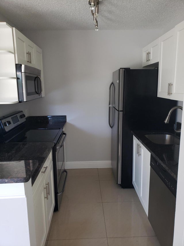 3 of 27 - 25 Crossings Cir #f, Boynton Beach, FL