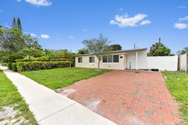 2 of 18 - 5810 Sw 38th Court, Davie, FL