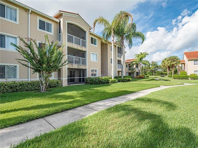 3 of 36 - 1590 S 42nd Circle #106, Vero Beach, FL