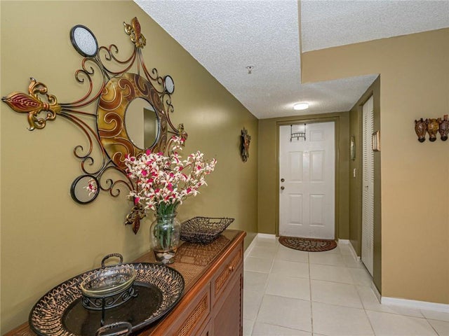 4 of 36 - 1590 S 42nd Circle #106, Vero Beach, FL