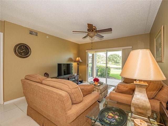 5 of 36 - 1590 S 42nd Circle #106, Vero Beach, FL