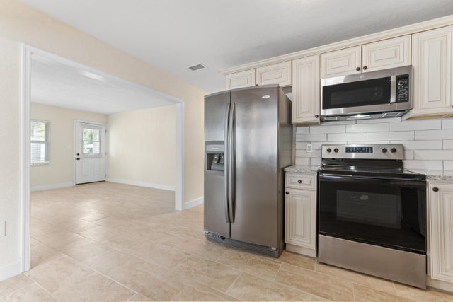 3 of 27 - 123 Silver Beach Rd, Riviera Beach, FL