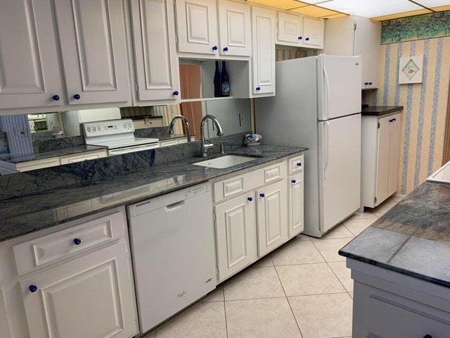 5 of 33 - 1180 S Ocean Blvd #7e, Boca Raton, FL