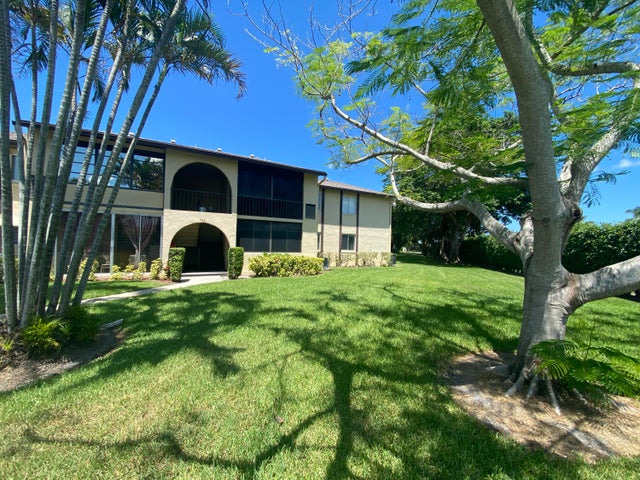 1 of 46 - 302 Pine Ridge Circle #d-1, Greenacres, FL