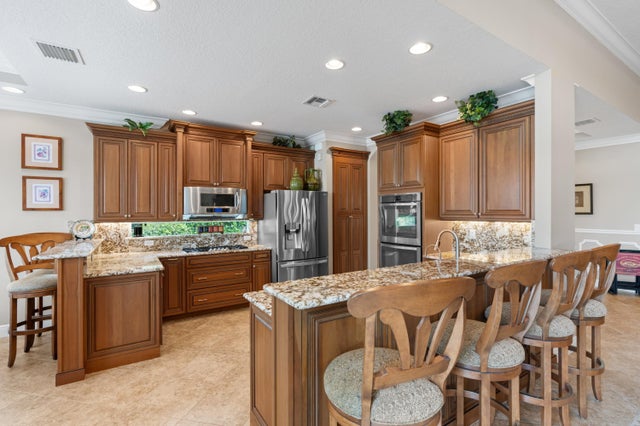 4 of 26 - 725 Edgebrook Lane, West Palm Beach, FL