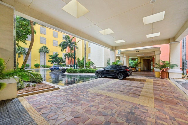 3 of 46 - 2650 Lake Shore Drive Ne #1006, Riviera Beach, FL