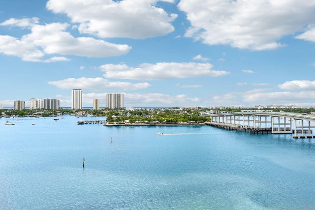5 of 46 - 2650 Lake Shore Drive Ne #1006, Riviera Beach, FL