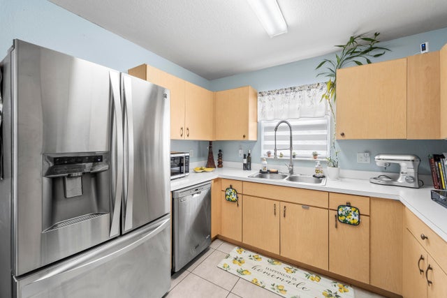 5 of 24 - 2235 Nw 25th Pl, Fort Lauderdale, FL