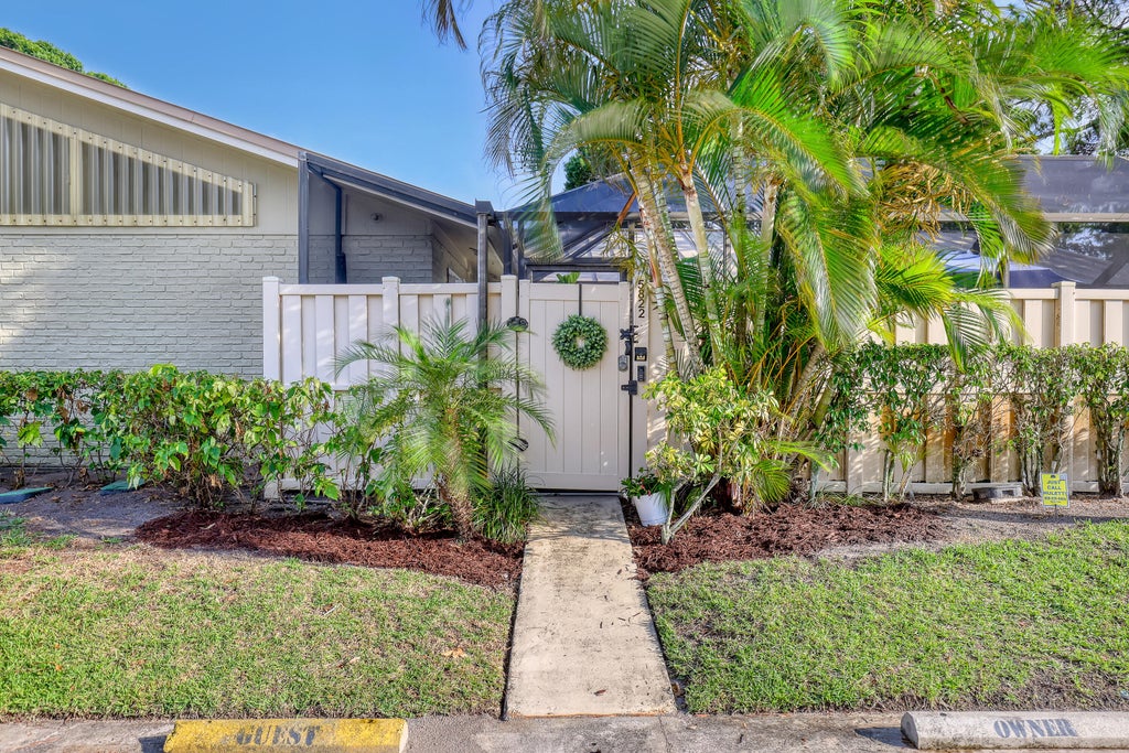 5822 Golden Eagle Circle, Palm Beach Gardens