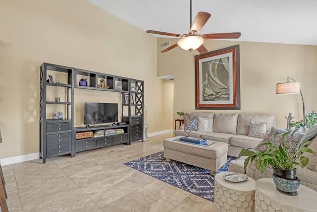 5 of 29 - 5822 Golden Eagle Cir, Palm Beach Gardens, FL