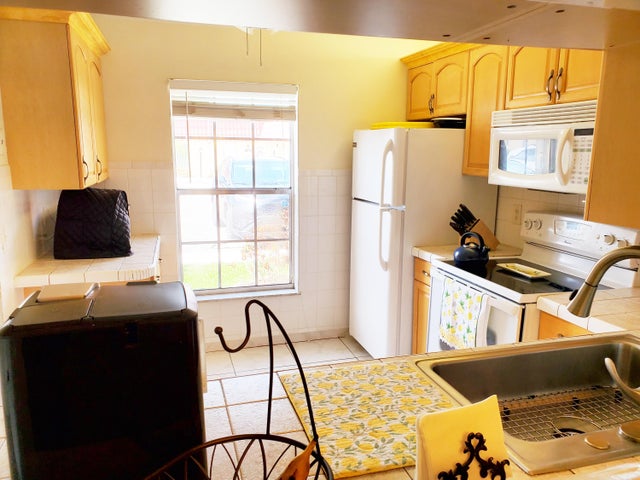 4 of 41 - 708 Laconia Cir #708, Lake Worth, FL