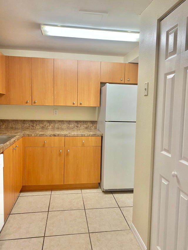 2 of 32 - 405 W Executive Center Drive #208, West Palm Beach, FL
