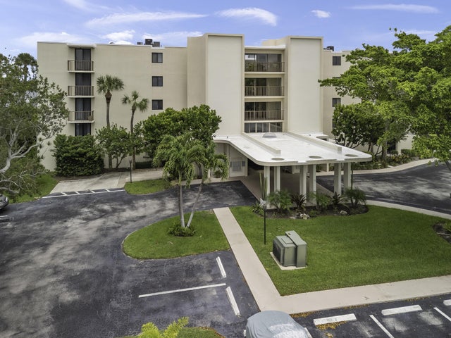 3 of 36 - 1202 S Lake Drive #105, Lantana, FL