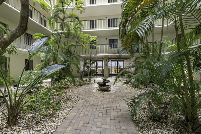 4 of 36 - 1202 S Lake Drive #105, Lantana, FL