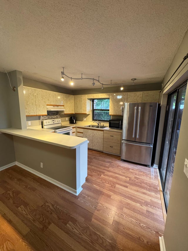 3 of 29 - 1458 N Lawnwood Cir #23a, Fort Pierce, FL