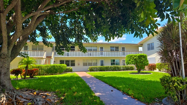 1 of 39 - 203 S Windsor I #203, West Palm Beach, FL