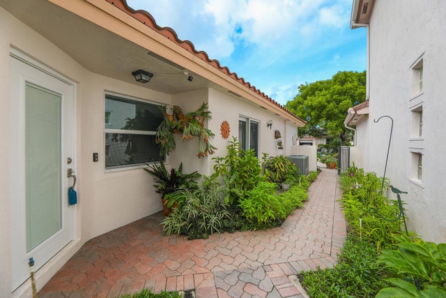 3 of 32 - 160 Nw 75th Way, Plantation, FL