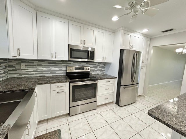 3 of 63 - 5725 Fernley Drive E #71, West Palm Beach, FL