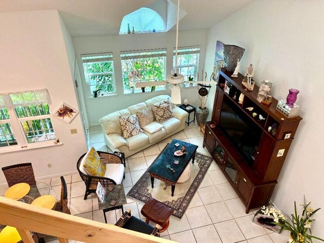 2 of 35 - 1920 Westminster Circle #6, Vero Beach, FL