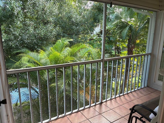 3 of 35 - 1920 Westminster Circle #6, Vero Beach, FL