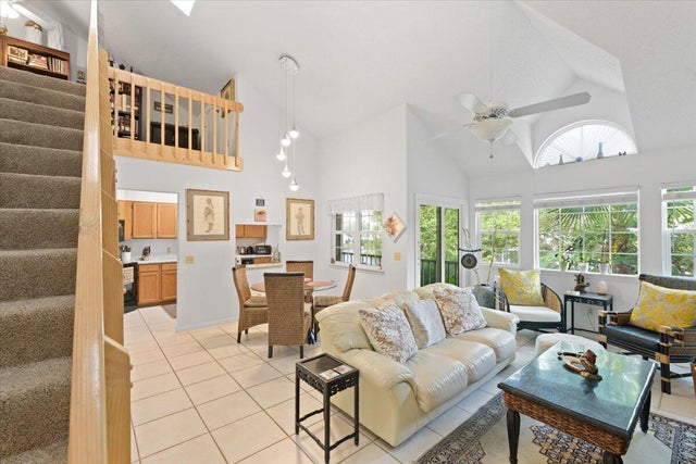 4 of 35 - 1920 Westminster Circle #6, Vero Beach, FL