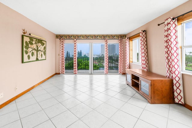 5 of 29 - 801 Lake Shore Drive #619, Lake Park, FL