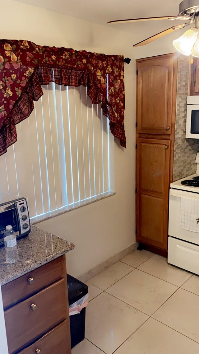 2 of 9 - 3000 Nw 48th Ter #422, Lauderdale Lakes, FL