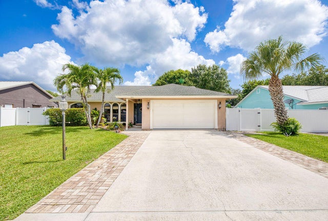 1 of 35 - 801 Ne Zebrina Senda, Jensen Beach, FL