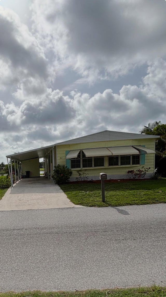 1 of 12 - 4 E Caribbean, Port Saint Lucie, FL