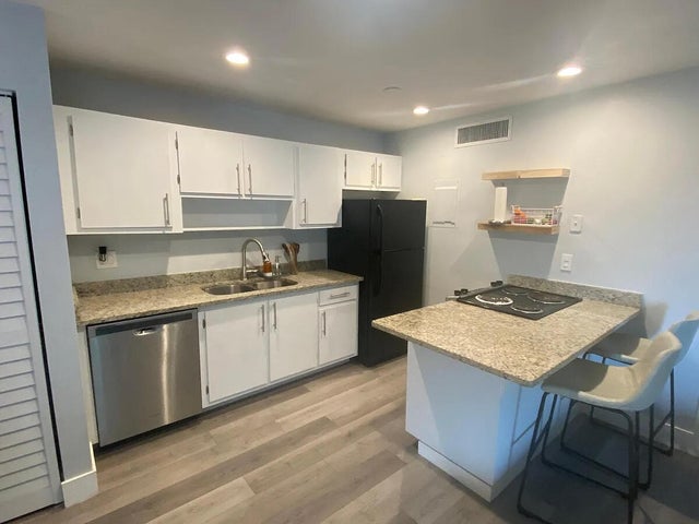 2 of 7 - 637 Executive Center Drive #n207, West Palm Beach, FL