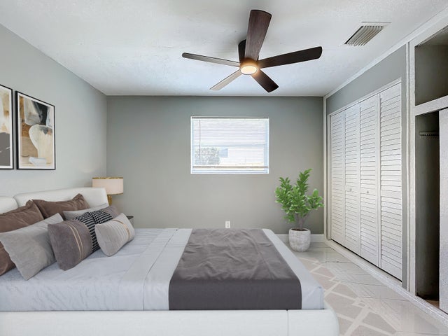4 of 49 - 903 21st Street, West Palm Beach, FL