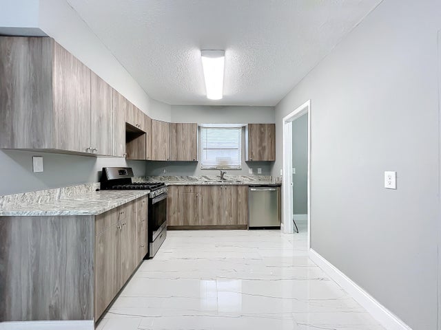 5 of 49 - 903 21st Street, West Palm Beach, FL