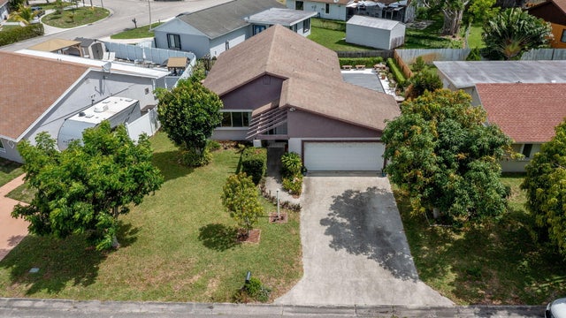 2 of 44 - 3623 Walden Lane, West Palm Beach, FL