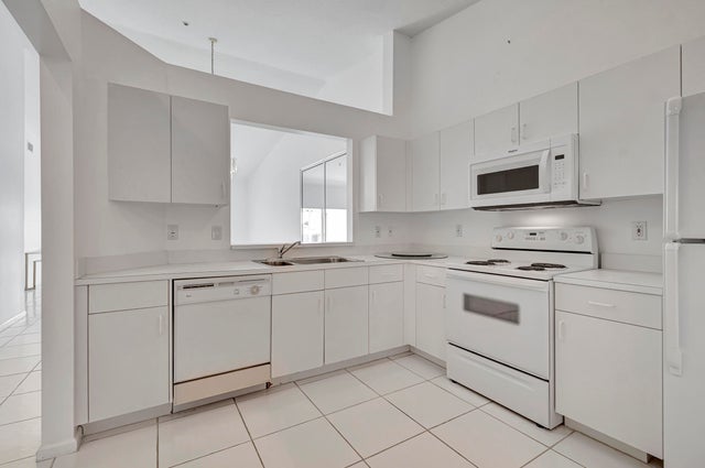 4 of 55 - 5952 Regal Glen Drive #204, Boynton Beach, FL