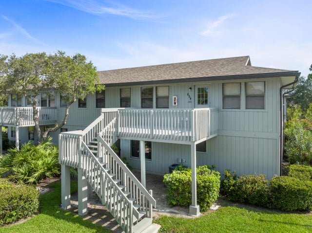 1 of 20 - 654 Centre Court Sw #201, Vero Beach, FL