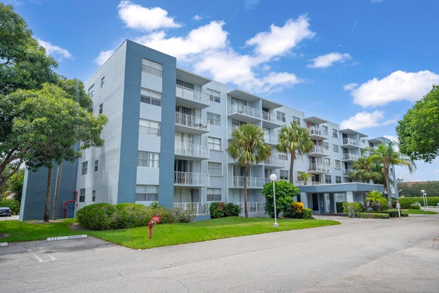 3 of 18 - 500 Executive Center Drive #3k, West Palm Beach, FL