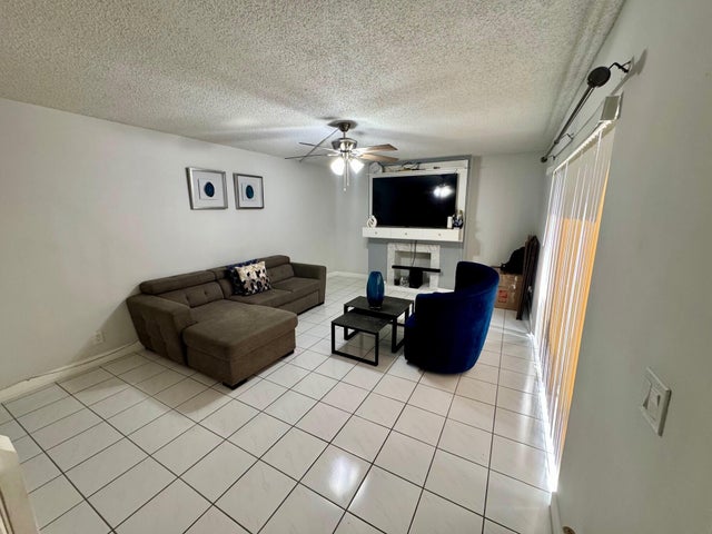 2 of 7 - 1684 Forest Lakes Circle #a, West Palm Beach, FL