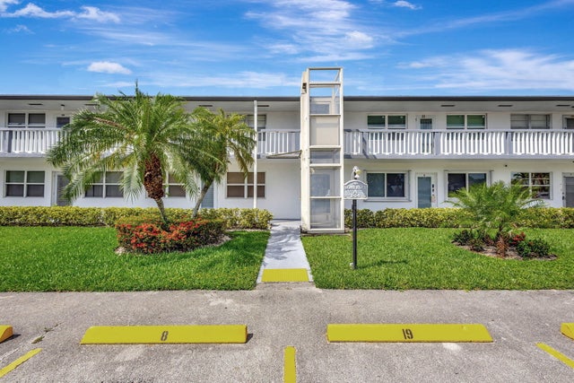 2 of 38 - 20 Somerset A, West Palm Beach, FL